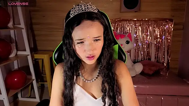 bella vibess s online show from April 13, 2026, 12:54 pm