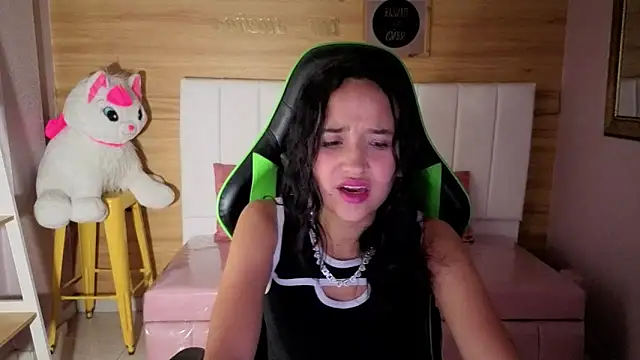 bella vibess s online show from April 16, 2026, 12:50 pm