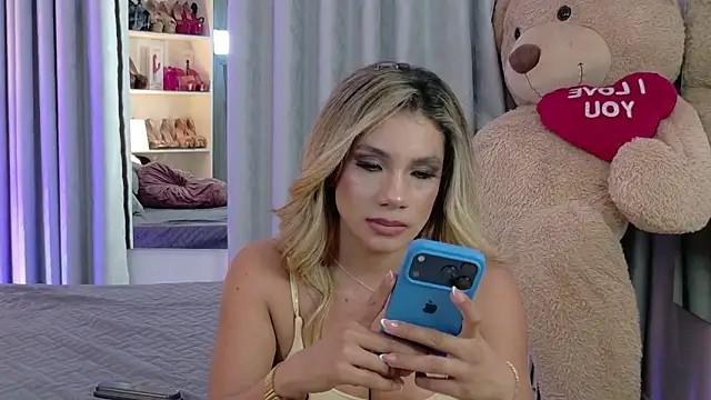Snapshot of NicoleArmani chatting on May 8, 2026, 8:03 pm NicoleArmani online show from May 8, 2026, 8:03 pm
