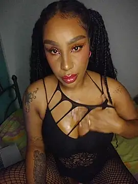 Queen Amara online show from May 25, 2026, 4:07 am
