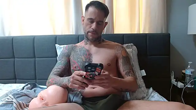 Snapshot of SexyFitDaddyy chatting on March 28, 2026, 7:35 pm SexyFitDaddyy online show from March 28, 2026, 7:35 pm