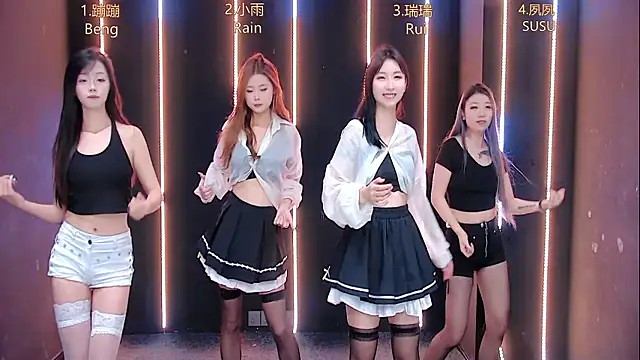 queen-001 online show from October 28, 2025, 11:36 am