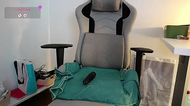 Snapshot of GingerAleMILF chatting on September 18, 2025, 7:54 am GingerAleMILF online show from September 18, 2025, 7:54 am