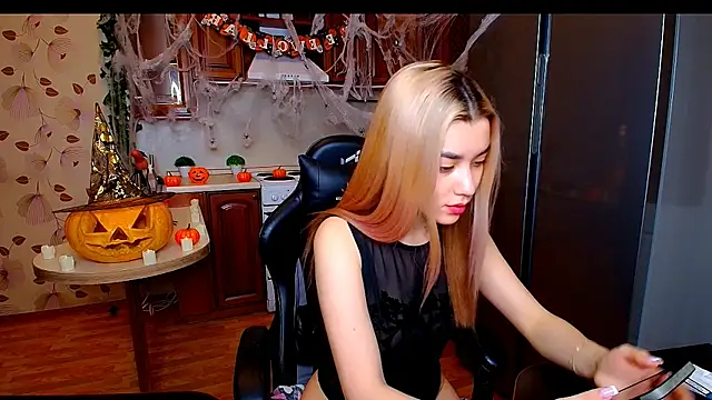 Snapshot of MaryamXSX chatting on October 30, 2025, 12:56 am MaryamXSX online show from October 30, 2025, 12:56 am