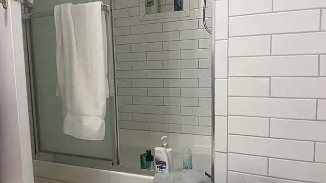 NurseStephania online show from November 29, 2025, 4:48 am