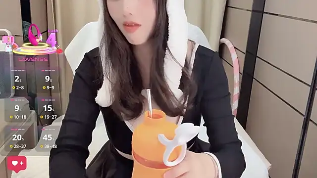 Snapshot of _Ling_Ling chatting on November 24, 2025, 12:38 pm Ling Ling online show from November 24, 2025, 12:38 pm