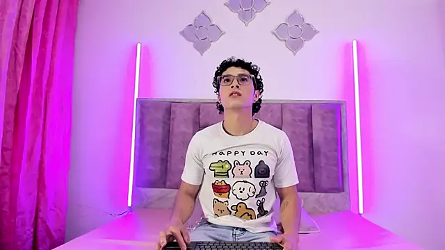 Snapshot of 0anonimo_bottom1 chatting on September 17, 2025, 1:02 pm 0anonimo bottom1 online show from September 17, 2025, 1:02 pm