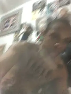 elpeluchenegroxxx3 online show from April 12, 2026, 12:48 am