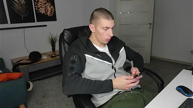 Ryan Dozer online show from January 6, 2026, 7:12 am