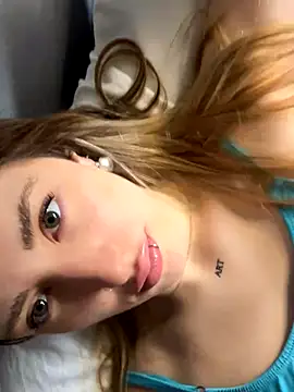 Snapshot of Sashailardi chatting on October 21, 2025, 9:48 pm Sashailardi online show from October 21, 2025, 9:48 pm