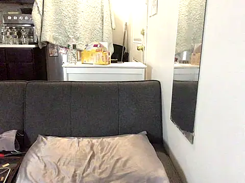 littyleesh1 online show from December 4, 2025, 5:28 am