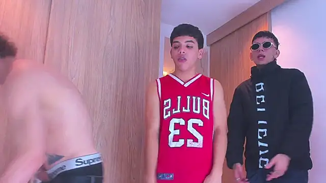 Latin White Boys online show from October 3, 2025, 7:05 am