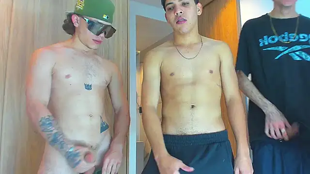 Latin White Boys online show from October 4, 2025, 5:16 am