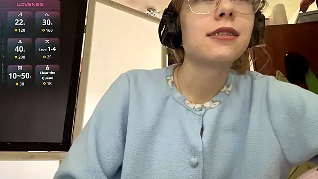 Snapshot of LouieRutt chatting on September 12, 2025, 9:31 am LouieRutt online show from September 12, 2025, 9:31 am