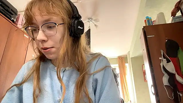Snapshot of LouieRutt chatting on September 14, 2025, 9:52 am LouieRutt online show from September 14, 2025, 9:52 am