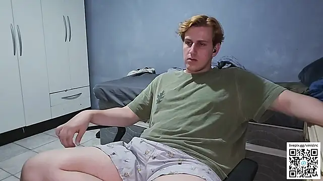 Snapshot of vinialnc chatting on October 19, 2025, 5:41 am vinialnc online show from October 19, 2025, 5:41 am