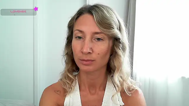 Snapshot of Paevoa chatting on December 3, 2025, 9:29 am Paevoa online show from December 3, 2025, 9:29 am