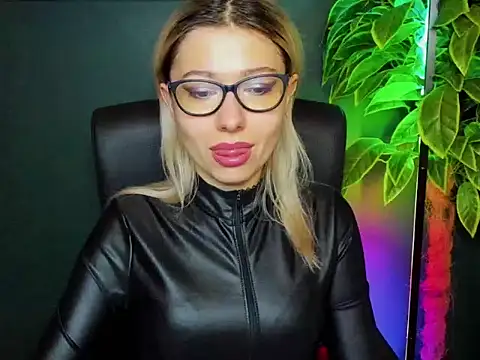 loveHeidi online show from November 25, 2025, 5:29 am