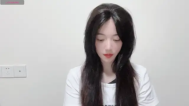 Queen ww online show from September 9, 2025, 12:37 pm