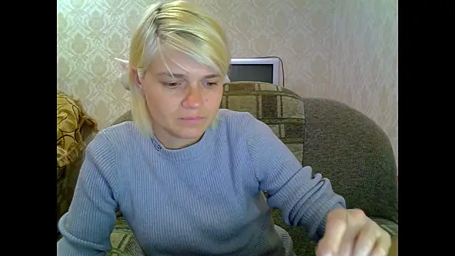 Snapshot of SaraSnow_ chatting on November 13, 2025, 6:29 pm SaraSnow online show from November 13, 2025, 6:29 pm