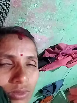 KIRTI12 HOT online show from October 1, 2025, 4:02 pm