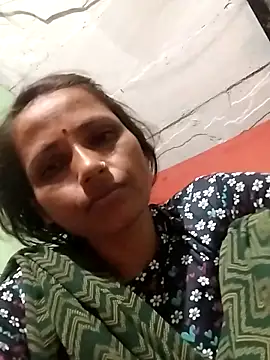 KIRTI12 HOT online show from October 3, 2025, 3:42 pm