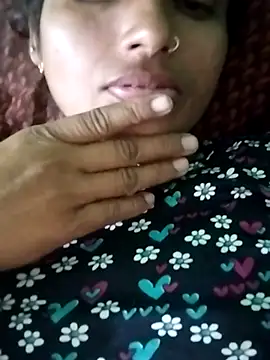 KIRTI12 HOT online show from October 19, 2025, 5:24 pm