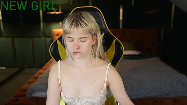 Ava kiss054 online show from May 2, 2026, 2:33 pm