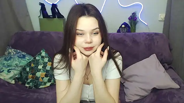 GloriyaDre online show from December 19, 2025, 5:36 am