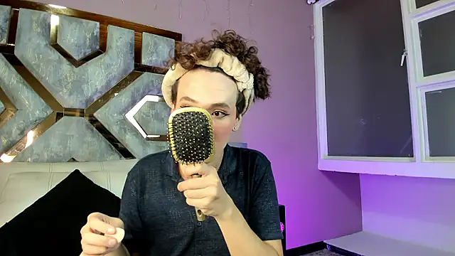 Electra Gosselin online show from March 14, 2026, 12:17 am