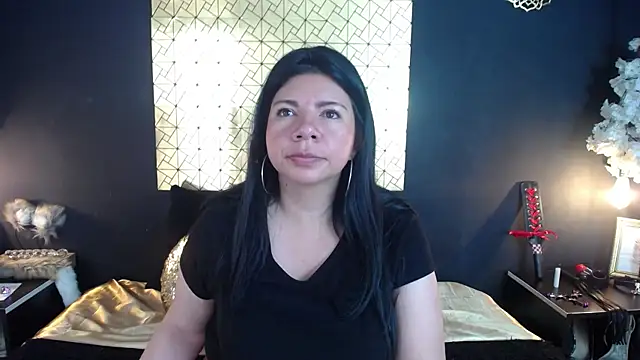 Snapshot of kinky_momm chatting on May 1, 2026, 3:38 pm kinky momm online show from May 1, 2026, 3:38 pm