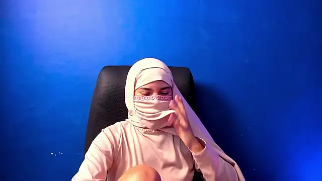 Snapshot of Sahira_and_Zaid chatting on October 15, 2025, 6:30 pm Sahira and Zaid online show from October 15, 2025, 6:30 pm