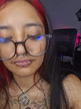 carolinerue online show from July 19, 2026, 12:47 am