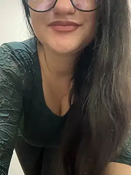 Snapshot of Molly-molly- chatting on October 6, 2025, 7:28 am Molly-molly- online show from October 6, 2025, 7:28 am