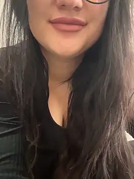 Snapshot of Molly-molly- chatting on October 9, 2025, 6:44 am Molly-molly- online show from October 9, 2025, 6:44 am