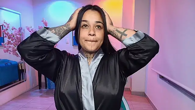 Black roseee online show from December 2, 2025, 7:47 am