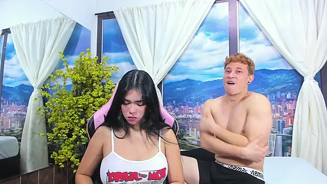 Snapshot of Sarahwalkerr chatting on October 9, 2025, 1:31 pm Sarahwalkerr online show from October 9, 2025, 1:31 pm