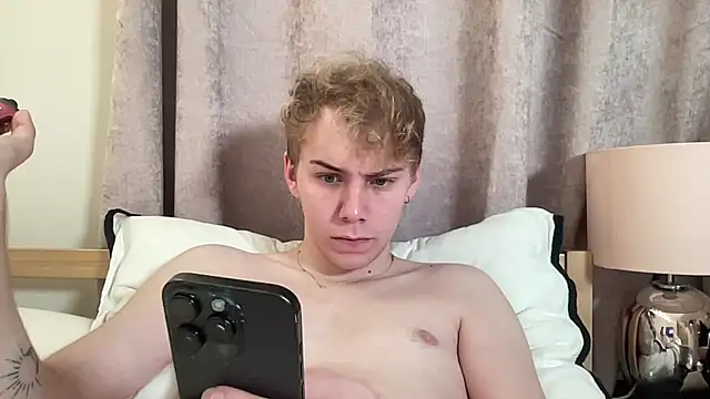 scottishtwink01 online show from September 19, 2025, 2:35 am