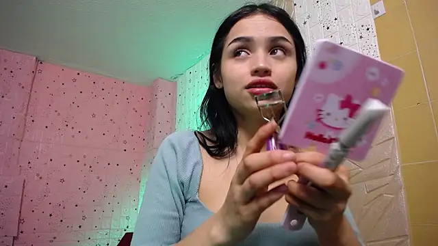 emmydurant online show from December 18, 2025, 8:04 pm