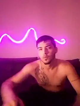 Snapshot of Bbzinha_18 chatting on November 19, 2025, 8:14 am Bbzinha 18 online show from November 19, 2025, 8:14 am