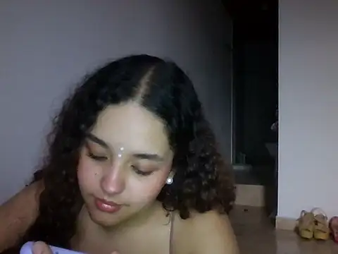 Snapshot of Isis_Bladee chatting on November 4, 2025, 10:31 pm Isis Bladee online show from November 4, 2025, 10:31 pm