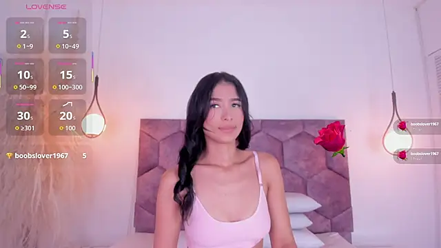 nicol giraldoo online show from July 25, 2026, 3:48 am