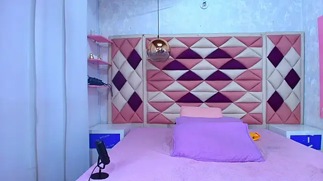 abbyrouss  online show from September 12, 2025, 3:06 am