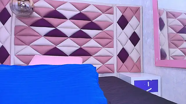 abbyrouss  online show from September 22, 2025, 3:08 am