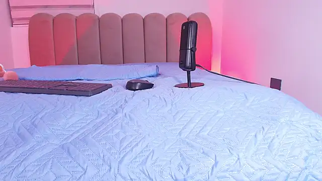 abbyrouss  online show from November 21, 2025, 3:05 am