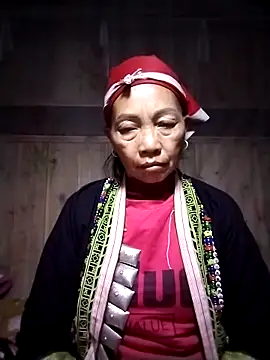 -Xuka-200 online show from December 14, 2025, 11:26 am