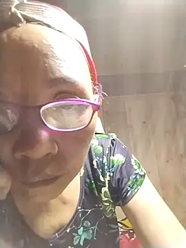 -Xuka-200 online show from April 3, 2026, 2:37 pm