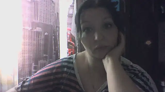 Snapshot of Breezy_88 chatting on July 18, 2026, 1:15 pm Breezy 88 online show from July 18, 2026, 1:15 pm