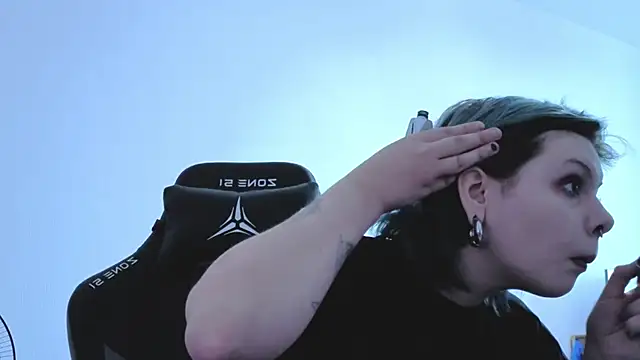 Alice Zev online show from September 11, 2025, 1:22 pm