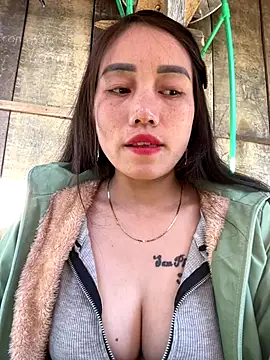 chipp-bong online show from November 28, 2025, 1:41 am